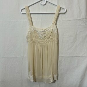 Delicate Vint BCBG Top